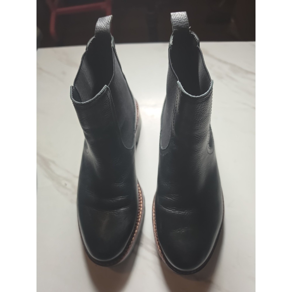 Caslon Miller Leather Lug Sole Chelsea Boots Sz 7 Minimalist Water Resistant
